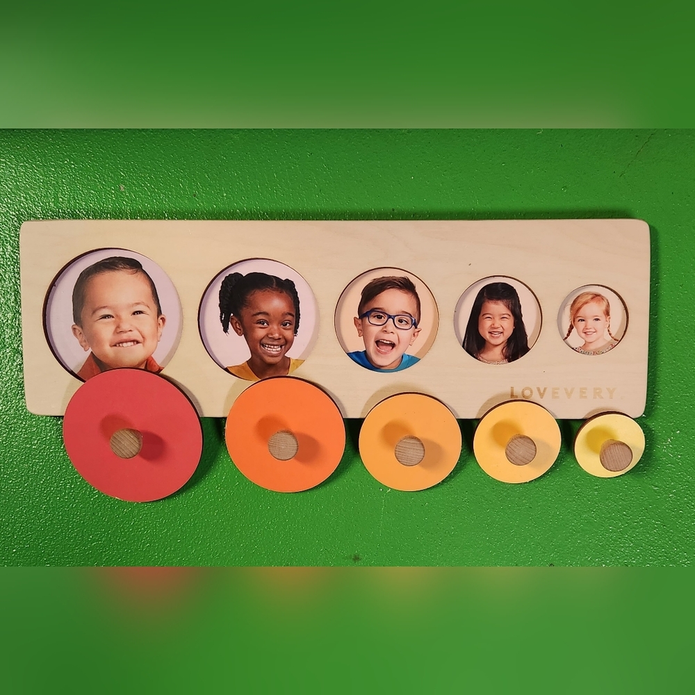 Lovevery Circle of Friends Faces Puzzle